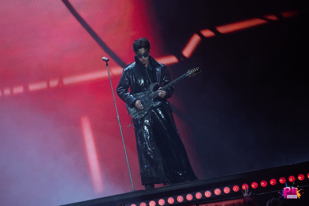 PRSocietyNews's tweet image. พี่ชาวร็อคเค้าเท่สุบ ๆ 

PERTH UNROCK FIRSTRISE
#RISERCONCERTD1
#PerthTanapon