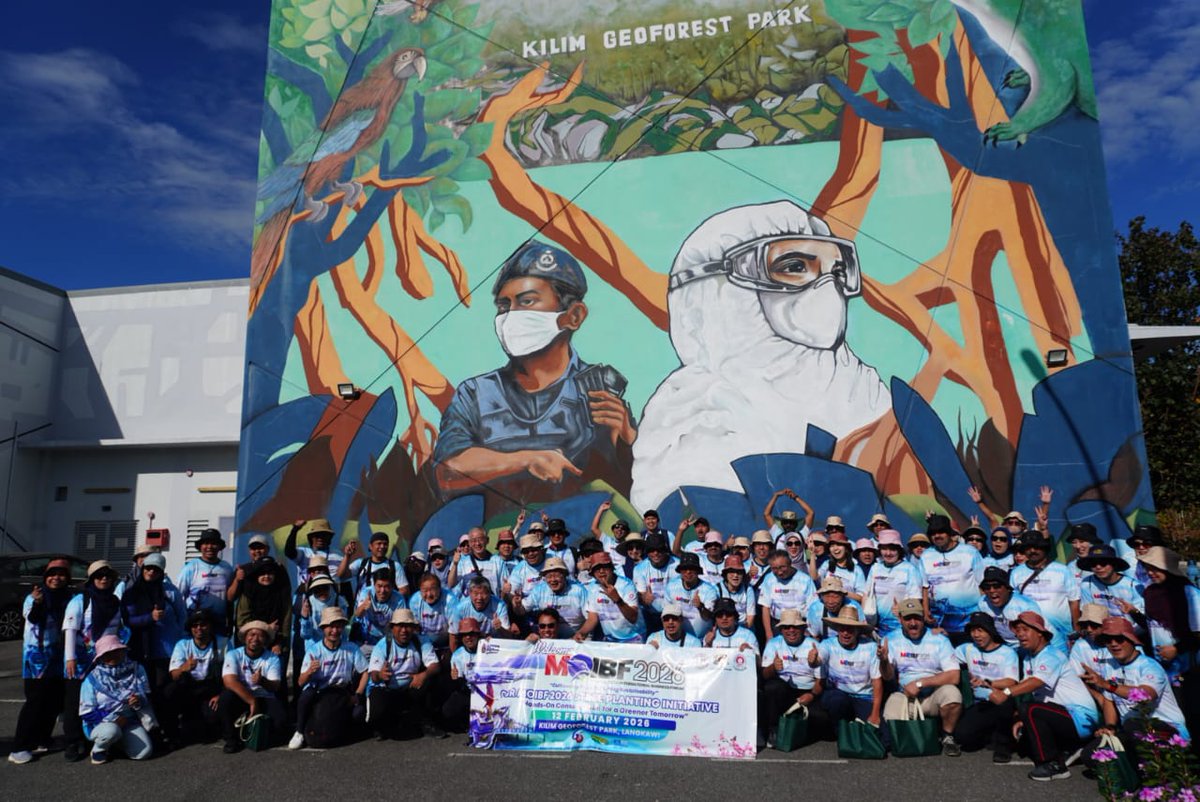 𝗟𝗘𝗠𝗕𝗔𝗥𝗔𝗡 𝗠𝗢𝗜𝗕𝗙 𝟮𝟬𝟮𝟲 𝗗𝗜𝗧𝗨𝗧𝗨𝗣 𝗗𝗘𝗡𝗚𝗔𝗡 𝗘𝗖𝗢-𝗦𝗨𝗦𝗧𝗔𝗜𝗡𝗔𝗕𝗜𝗟𝗜𝗧𝗬 𝗧𝗢𝗨𝗥

LANGKAWI, 13 Februari 2026 – Program MARA–OISCA International Business Forum 2026 (MOIBF 2026) melabuhkan tirainya semalam dengan pengisian berteraskan kelestarian alam