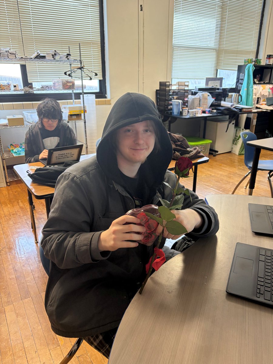 Study Alternative Center tweet media