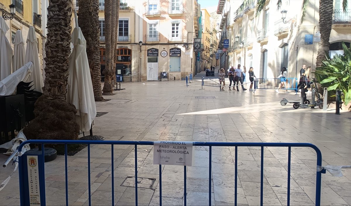 El temporal de vent condiciona el cap de setmana de Carnestoltes a la Comunitat Valenciana

Estos són els municipis que han suspés i han ajornat actes l'aire lliure per seguretat

📲 apuntmedia.es/noticies/socie…