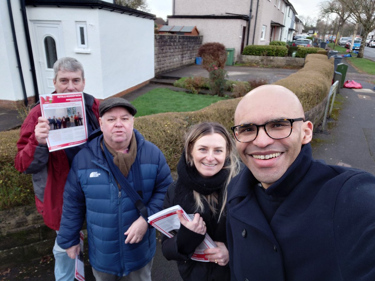 Out on a street surgery in #Llanishen today with local councillors Beth and Garry. Really valuable conversations - thank you to everyone who spoke with us. 🌹