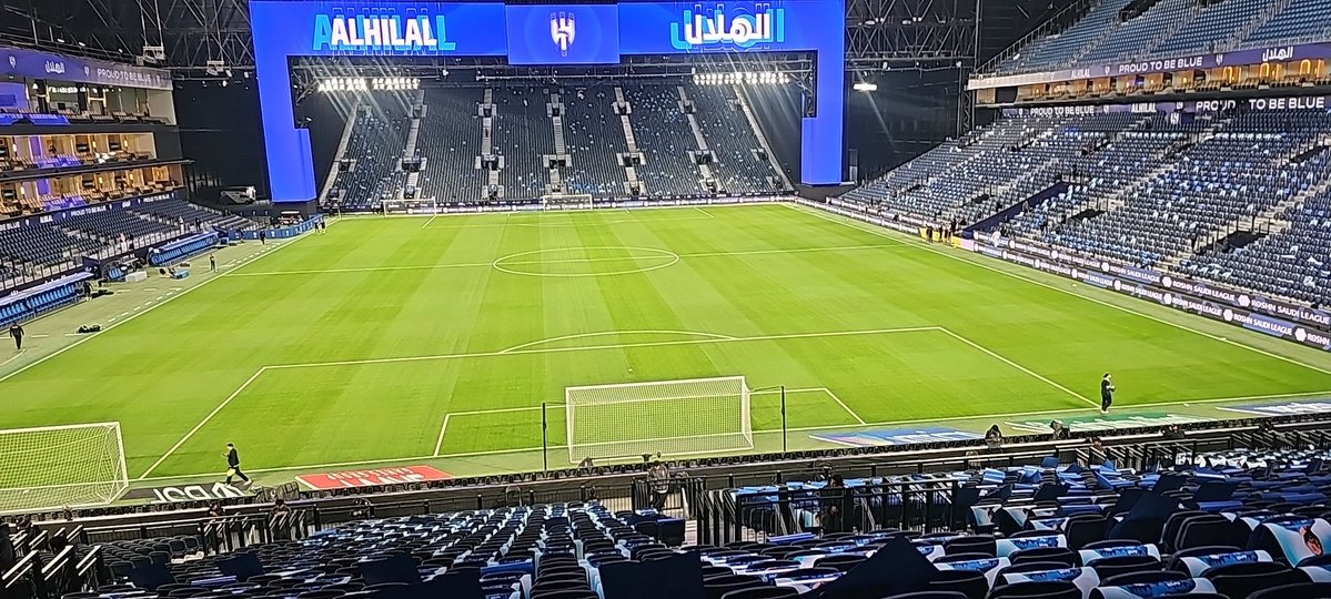 #_الهلال الملعب الان