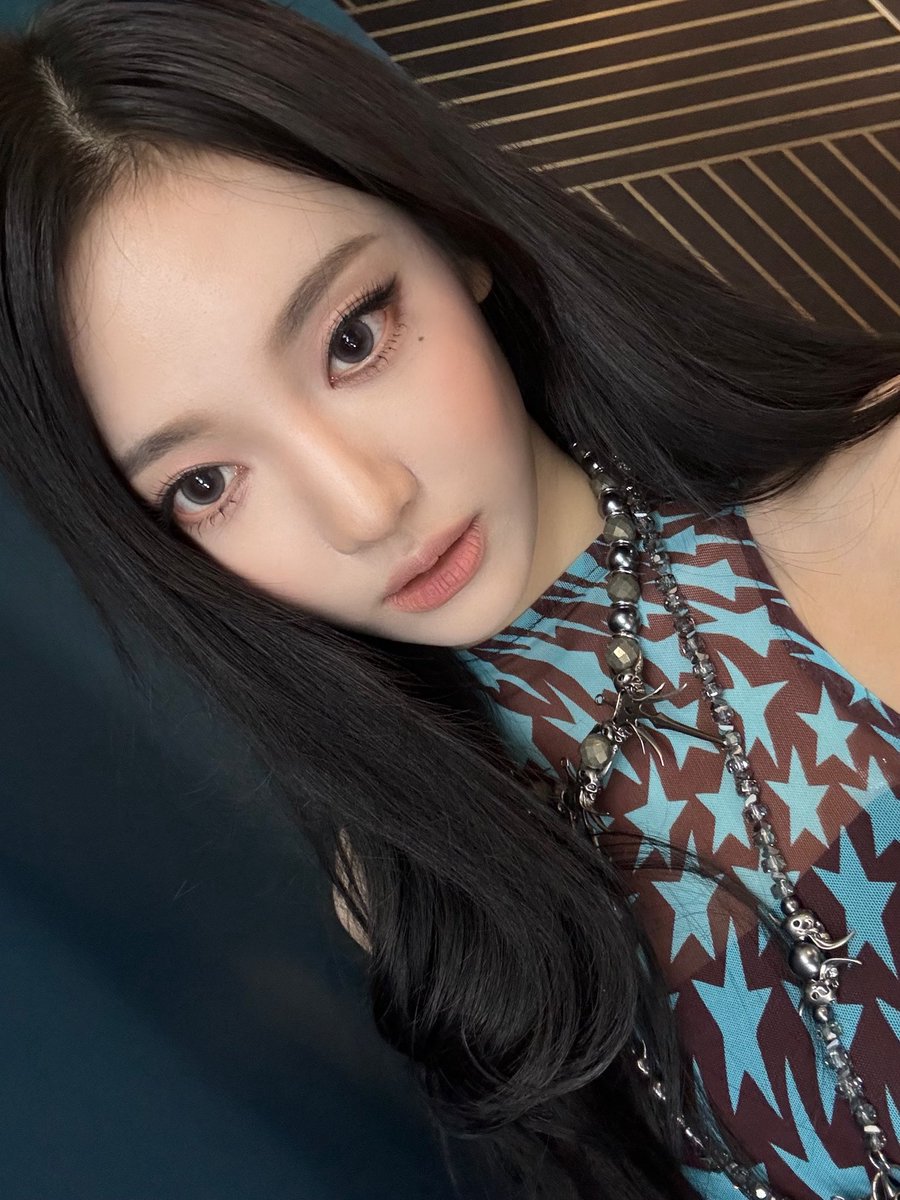 #RT 다 팔릴 시 추첨 2분 응원봉 구버전/신버전 한개씩 드려요 

에스파 포카, 굿즈들 대량으로 정리합니다. 

원하시는 분 디엠주세요 (최대한 싸게 드려요) 

*윈터 위주, 전멤 보유 

소량으로는 양도 웬만하면 안합니다‼️ 

다 팔고 게시글/계정 삭제합니다.