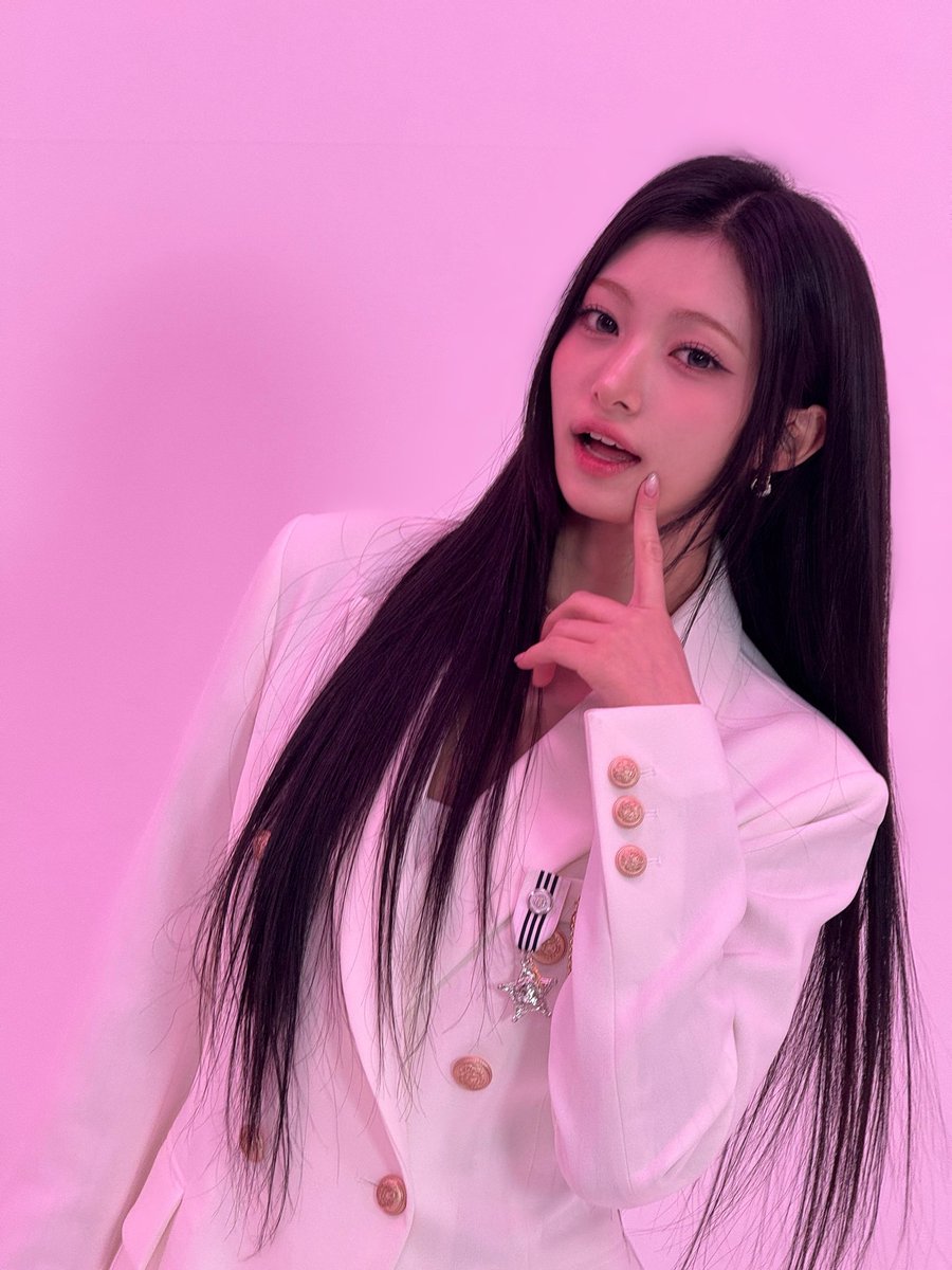 Sumfi_09's tweet photo. 네 제가 바로 '누'예요😇❤

#써머 #은서 #SUMMER 
#오드유스 #ODDYOUTH https://t.co/KOZyQtWTYF