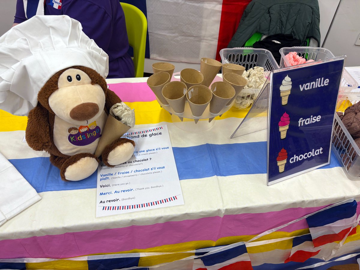 Queen Elizabeth's tweet media