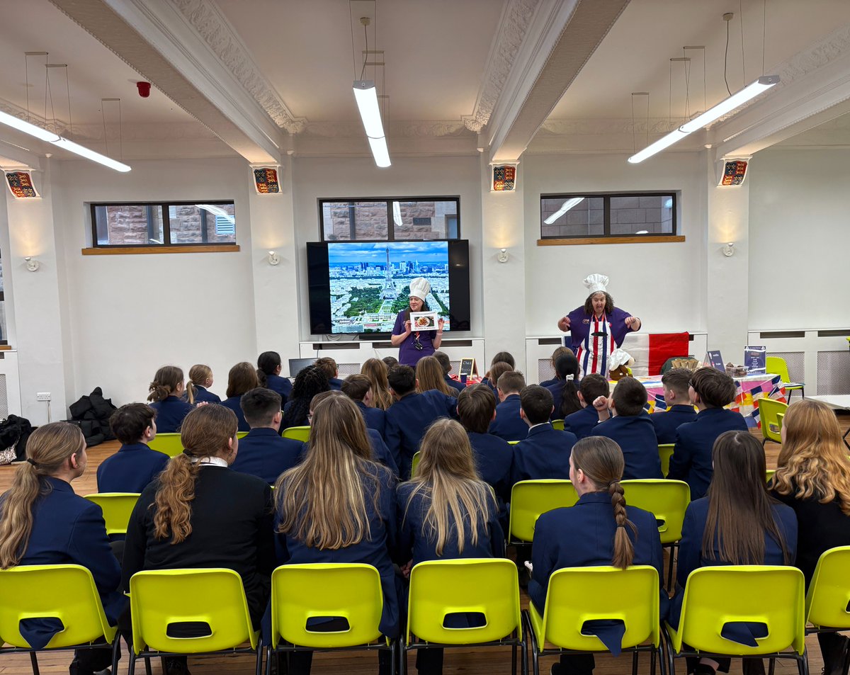 Queen Elizabeth's tweet media