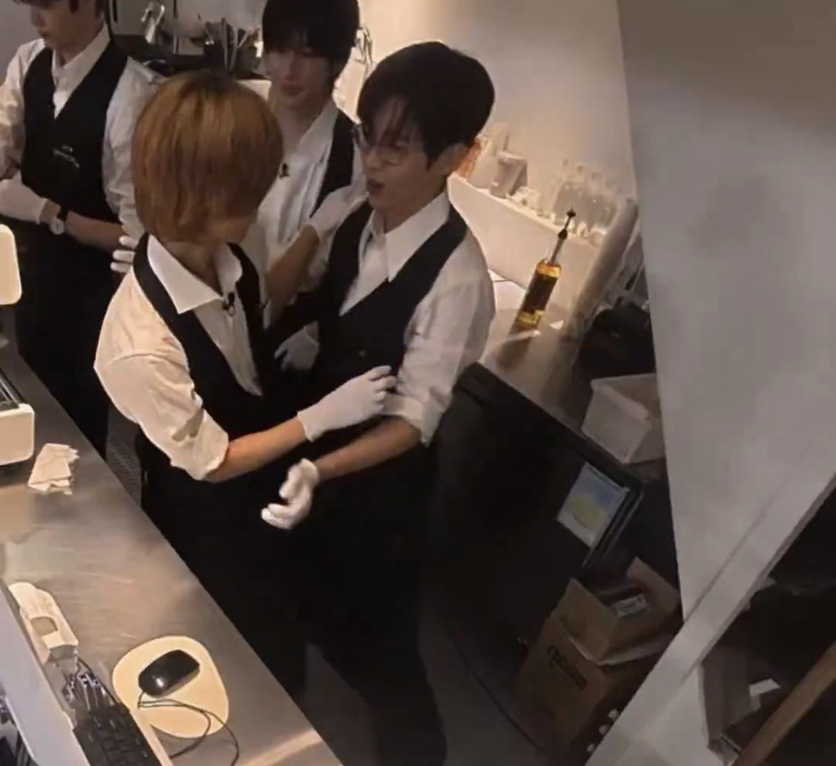 กุเขินโชเบ้บมากกกกก วอนบินในอ้อมแขนพี่โช ท่าทางทุกอย่าง ใครเข้าใจกุบ้าง😭😭🫠🫠💀