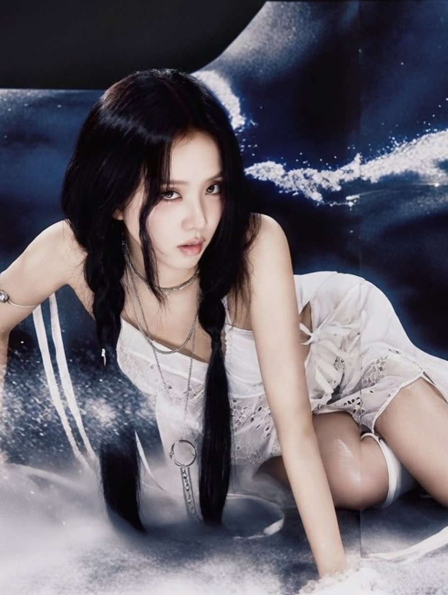 Jisooholic tweet media