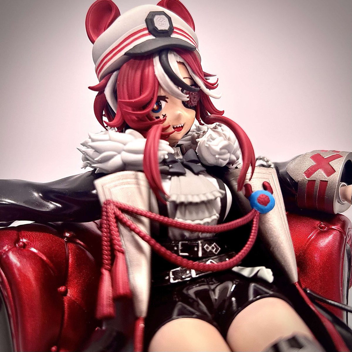 After a month of hardworking, 
I finally completed this  
Hope u guys like my artwork🥺!!
Painting : Me
Sculpt : <a href="/remyJF76/">Remy💫</a> 
Character: <a href="/hakosbaelz/">Hakos Baelz🎲holoEN</a> 
#BaelzBrush  #TeleBAE