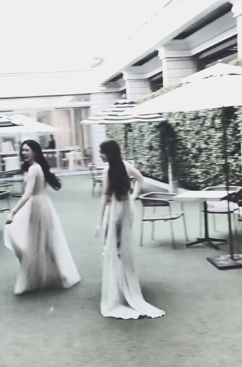 "𝑨𝒏𝒅 𝒇𝒓𝒐𝒎 𝒕𝒉𝒆𝒏 𝒐𝒏, 𝒕𝒉𝒆𝒚 𝒍𝒊𝒗𝒆𝒅 𝒉𝒂𝒑𝒑𝒊𝒍𝒚 𝒆𝒗𝒆𝒓 𝒂𝒇𝒕𝒆𝒓..."

LINGORM PRESENTER LAURIER
#LingOrmValentineWithLaurier
#หลิงออม  #LingOrm