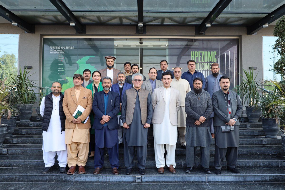 Secretary IC&amp;TE-KP/ Chairman Board of Directors KPEZDMC Mr. Muhammad Abid Khan visited the Head Office, where he was warmly welcomed by Officiating CEO Mr. Adil Salahuddin, and convened a comprehensive meeting with all Heads and Chiefs of Departments.
#Leadership #kpezdmc
