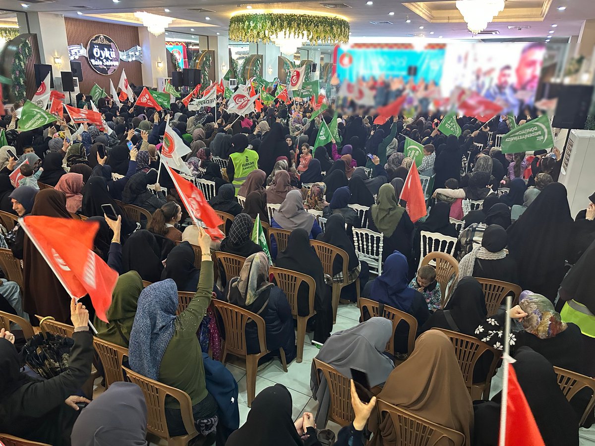 Yüreğir'de Ramazan Coşkusu 🌙 

Semra Kuytul Hocahanım'ın "Ramazan ile Diriliş" konulu konferans programı Yüreğirli hanımların coşkulu katılımıyla devam ediyor.

#FurkanKonferansları