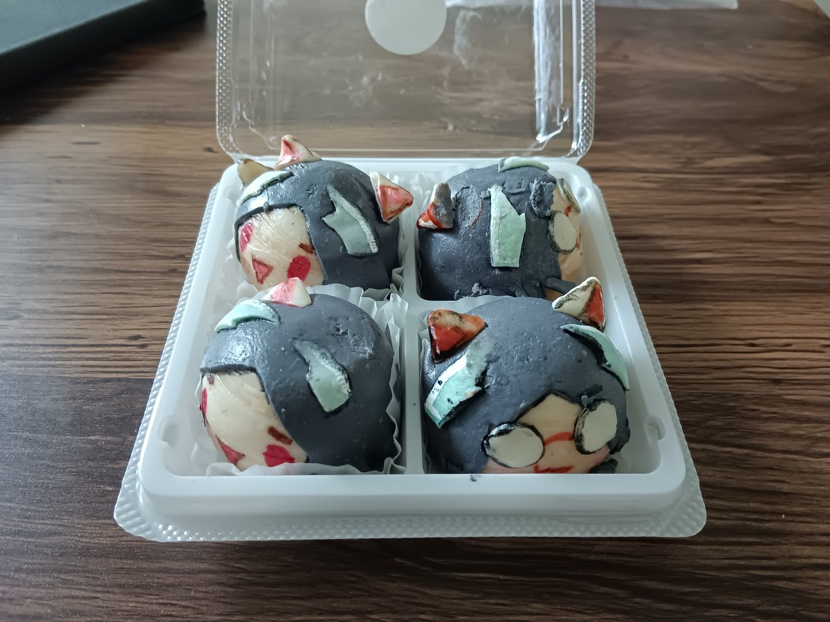 Fu fon_g 🦇👓 tweet media