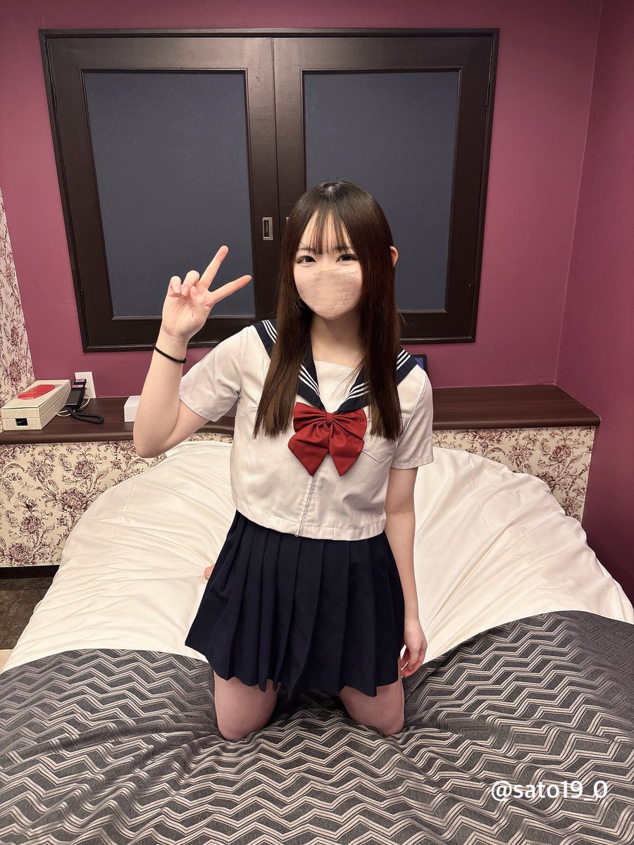 sato19_0's tweet photo. ミユちゃん

タイミングがあってはじめましてのご挨拶🙇‍♂️
明るい性格だったから初対面だけど話しやすくて、ふわふわな癒しオーラに元気もらえます☺️
つい最近まで現役だった制服コスも似合ってて可愛いかったです🫶

※垢・写真は許可済み https://t.co/MQXtJTHAsm