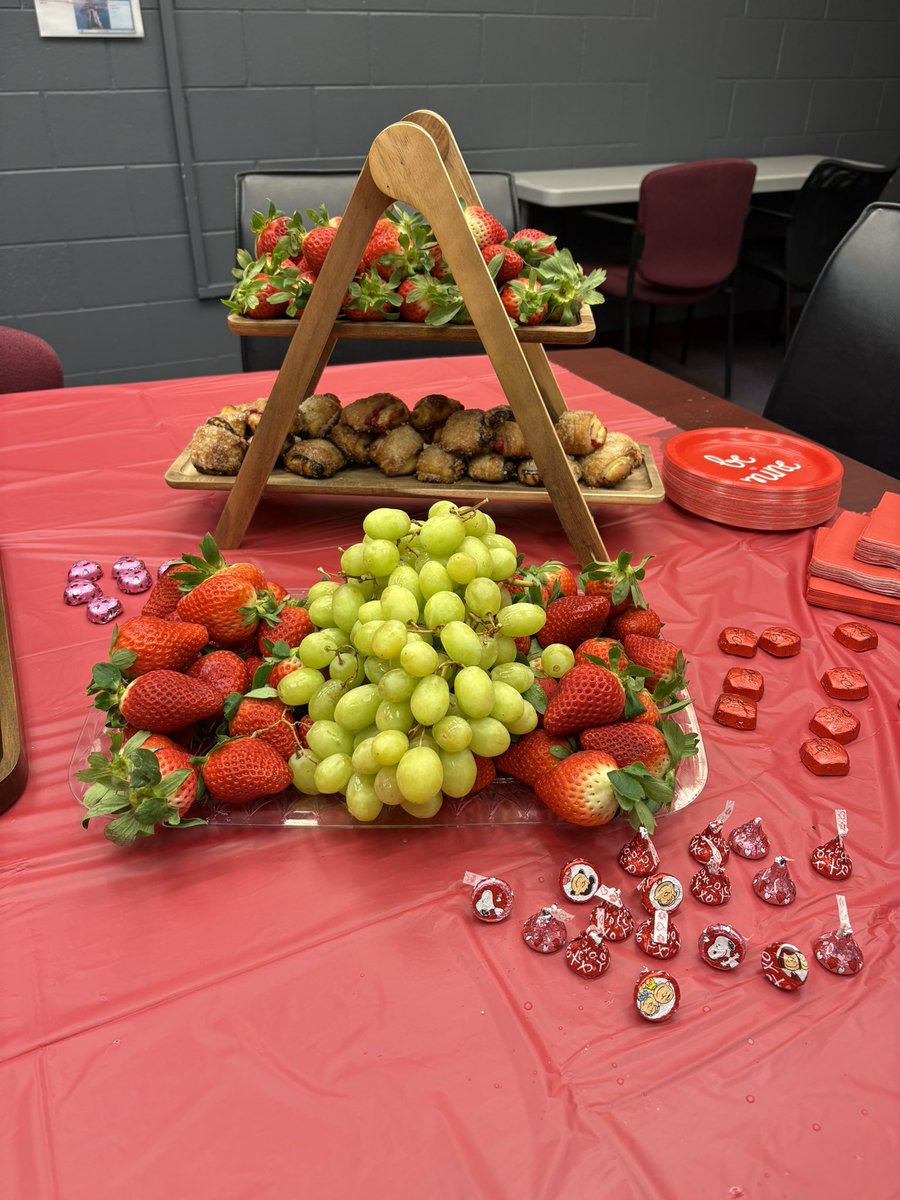 Roses are red,
Violets are blue,
Our staff is the sweetest… and that’s 100% true! 🍫💕

<a href="/VillasElem/">Villas Elementary</a> <a href="/LeeSchools/">School District of Lee County</a>
