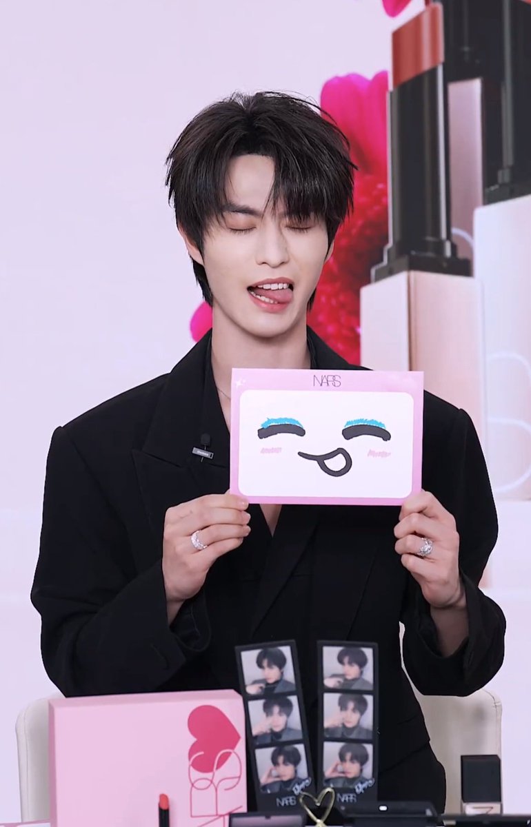 zhexu you did it in 0.1 second but we still captured hehe. so cute 🥺
