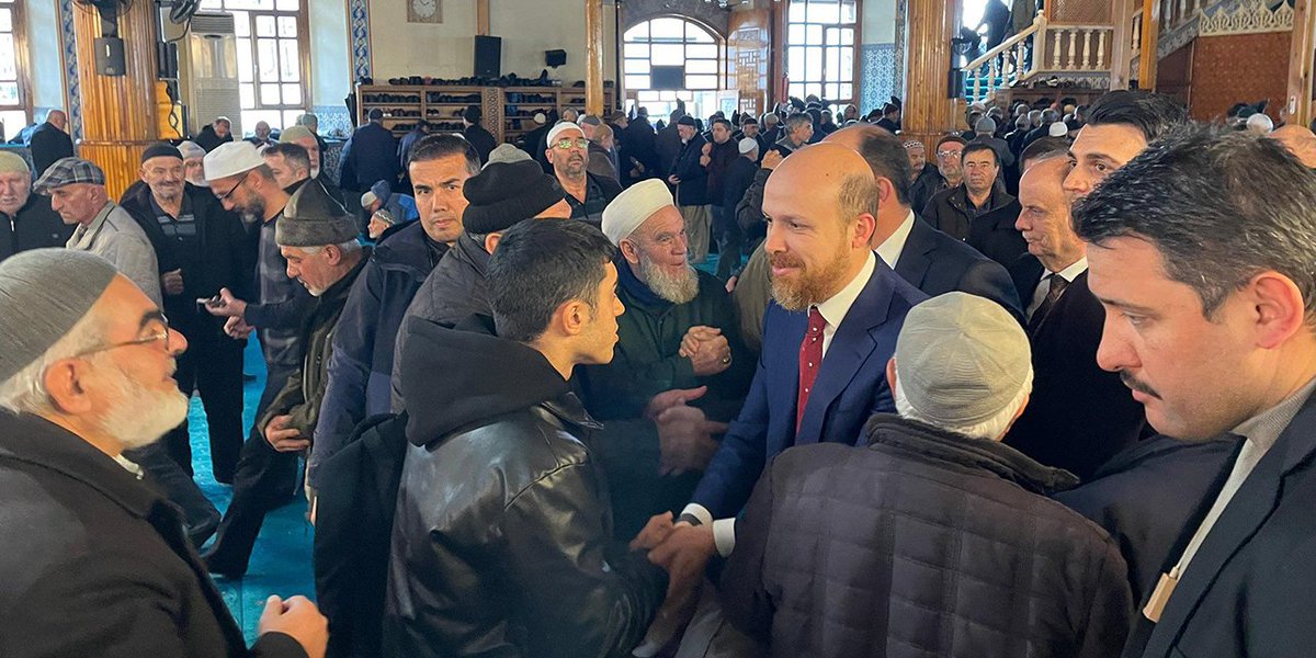 İlim Yayma Vakfı Mütevelli Heyeti Başkanı Bilal Erdoğan Konya'ya geldi.

milletle kurduğu sade ve doğal iletişimle samimiyetin en sakin hâlini temsil ediyor.