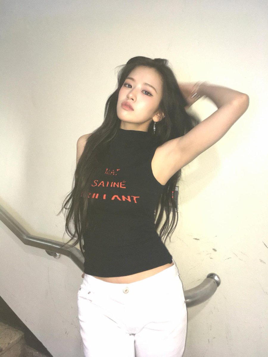 puru_dd's tweet photo. 2026년은안유진꺼맞는거같다...... https://t.co/suWzOA1QLk