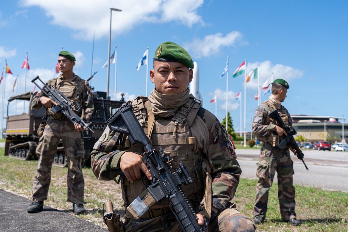 Armée française - Opérations militaires tweet media