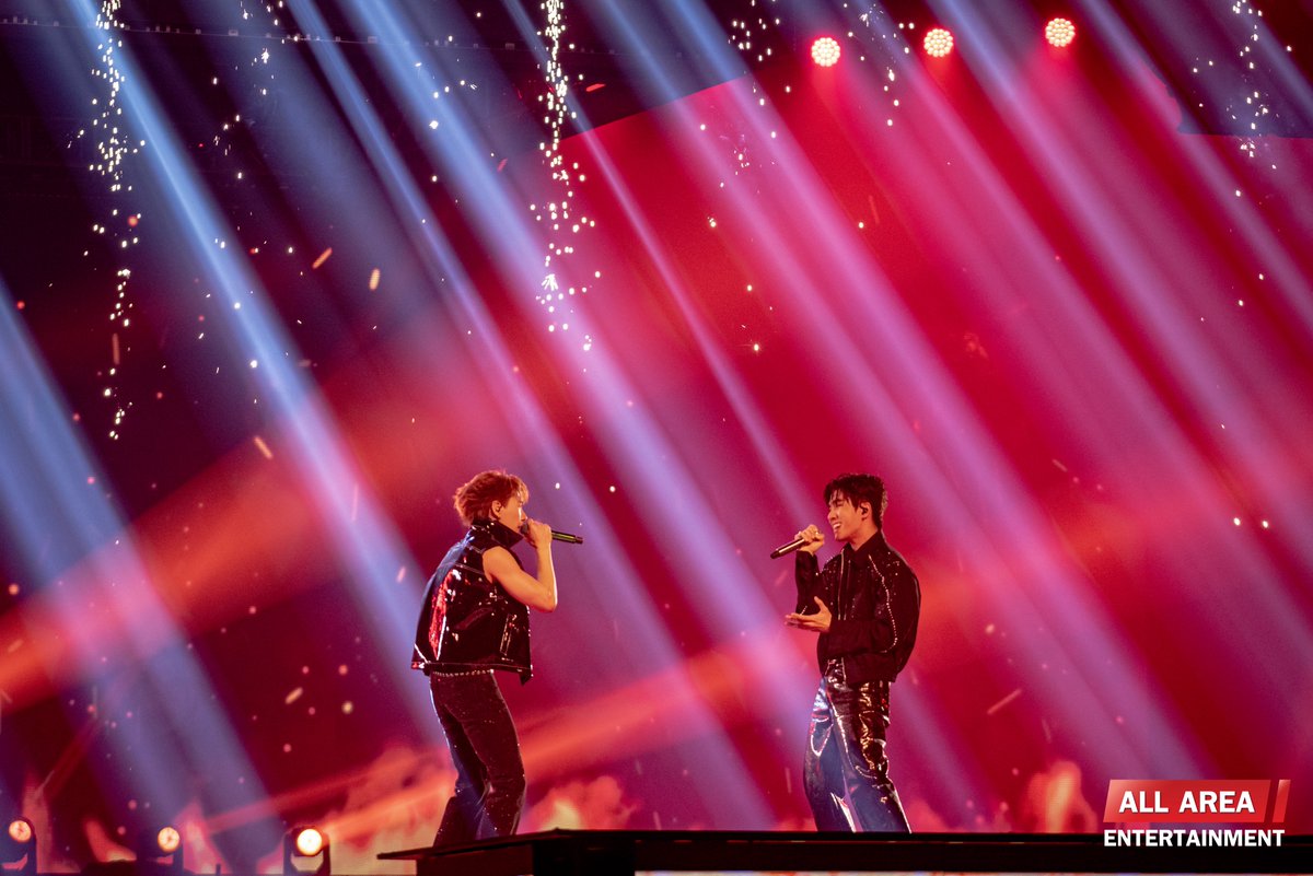 เปลี่ยนมูดไปเพลงร๊อคหนักแน่นกับเพิร์ธ🔥

#RISERCONCERTD1 #PerthTanapon
#RISERMUSIC #RISERCONCERT