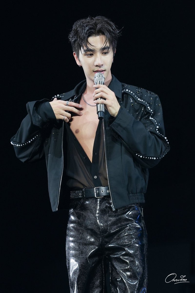 เป็นชาวร็อคขี้ร้อนอะคับบบบ

PERTH UNROCK FIRSTRISE

#RISERCONCERTD1
#PerthTanapon