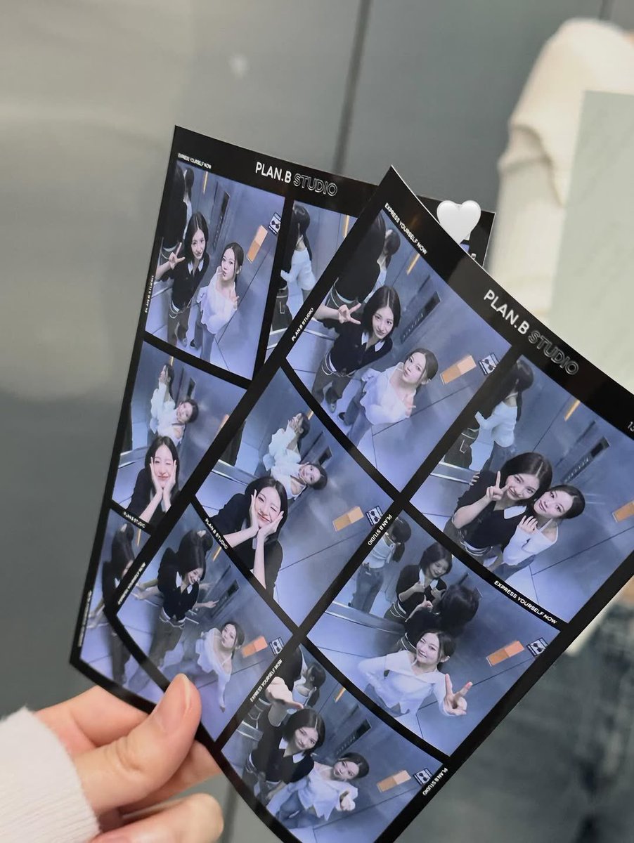 260213

🦥-📷

IG : post update by @/jjiaya_

🎶 - Shaw Mendes  • Faillin’ all in You 

“A few mirror selfies🪞📸“

2/2 

#트라이비 #TRI_BE #켈리 #Kelly