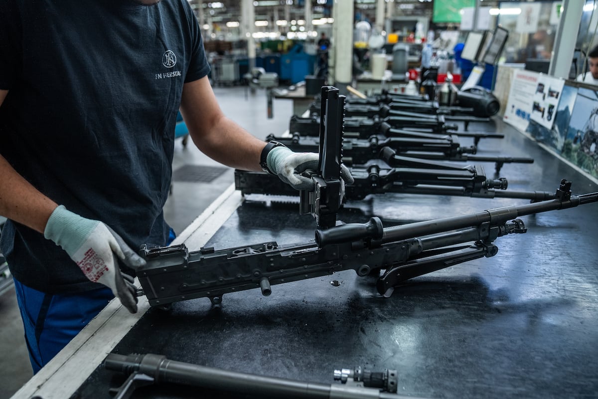 FN Herstal restera fermée toute la journée en raison d'une grève : "Nous voulons une confirmation que nous ne livrons pas d'armes à Isräel" lalibre.be/economie/entre…