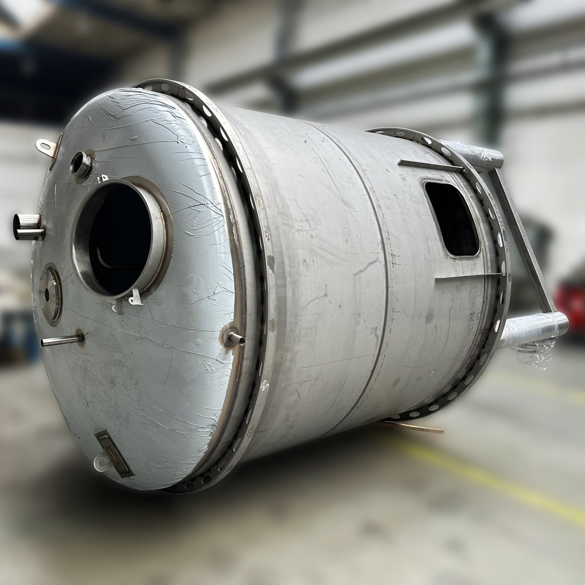 PSvidnik's tweet photo. A sneak peek at our Lauter Tun mid-build!

This is used for the gravitational lautering of mash and malt wort extraction. The tun is equipped with rake arms with speed adjustment and reverse running features.

#BreweryEngineering #LauterTun #Brewhouse #CraftBeerScience https://t.co/pgoKOJBwgw