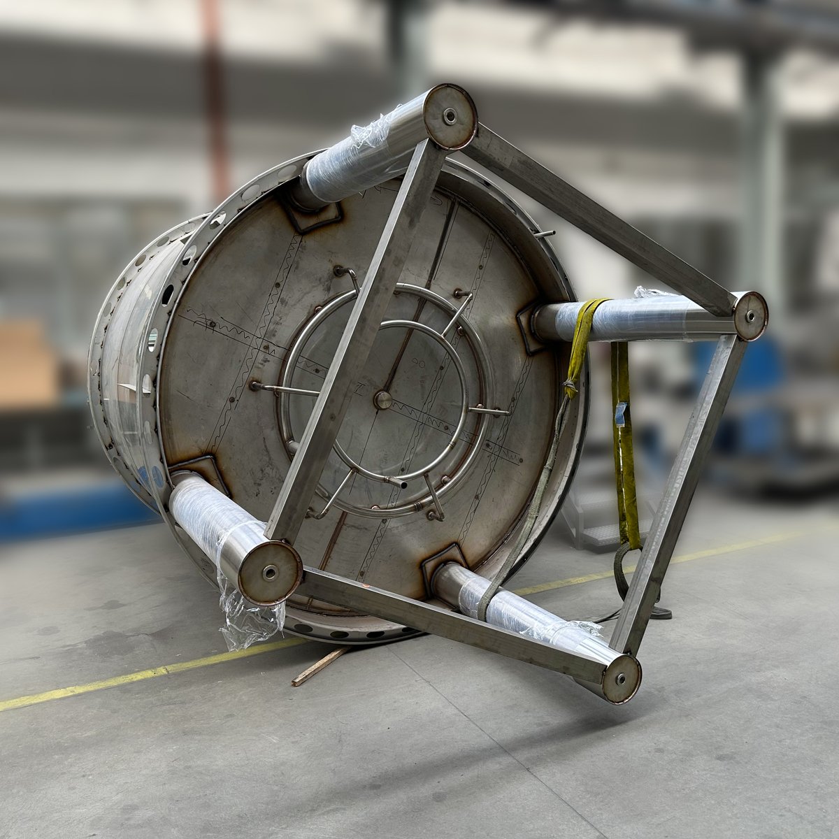 PSvidnik's tweet photo. A sneak peek at our Lauter Tun mid-build!

This is used for the gravitational lautering of mash and malt wort extraction. The tun is equipped with rake arms with speed adjustment and reverse running features.

#BreweryEngineering #LauterTun #Brewhouse #CraftBeerScience https://t.co/pgoKOJBwgw