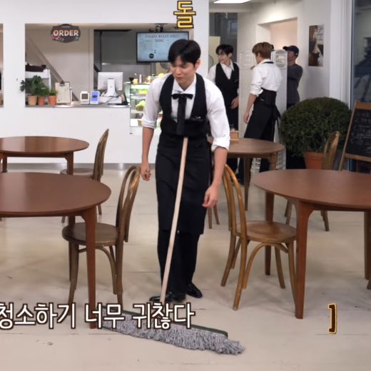 ม่อนอ้วนถูพื้น