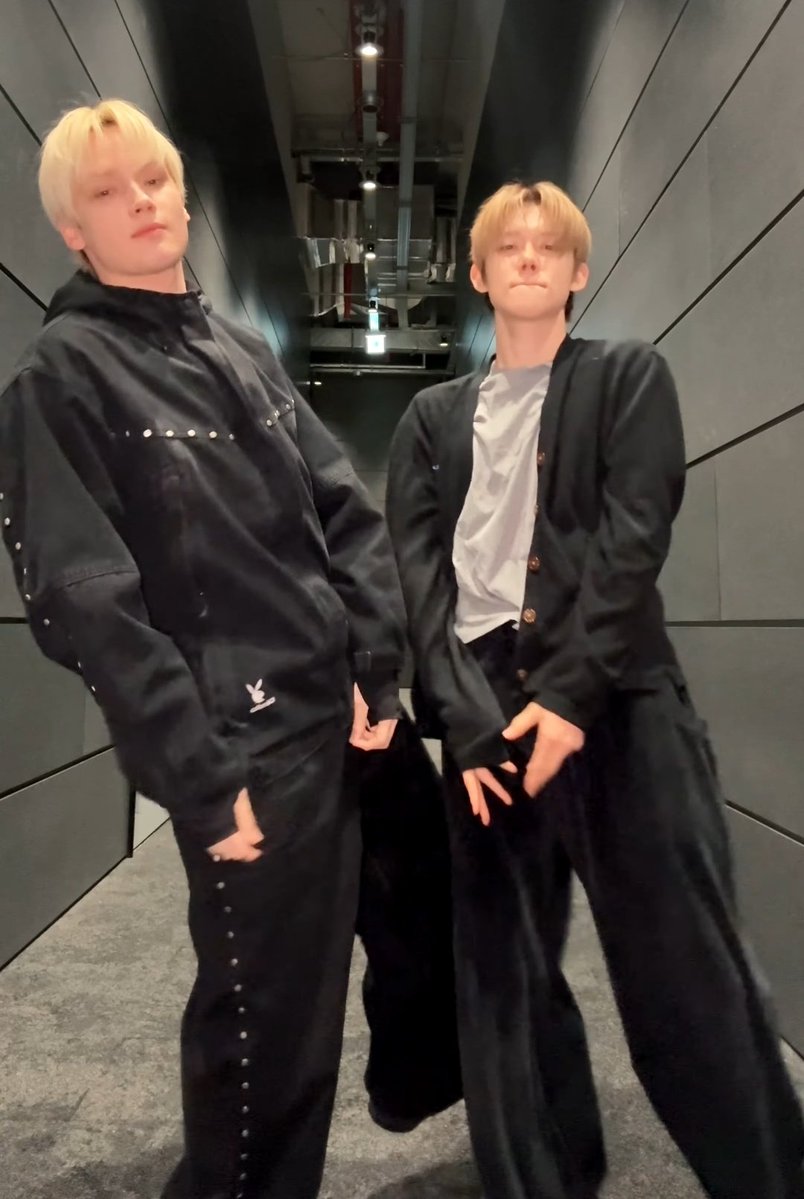 THEIR SIZE AND HEIGHT DIFFERENCE??!