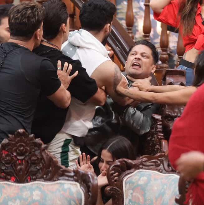 Welcome to #The50 show, where if one contestant grabs another contestant by the neck and gets physical, you won’t be evicted. Instead, you get two options: 1) you can choose to go out, or 2) just apologize. Great!!! 🤣😂