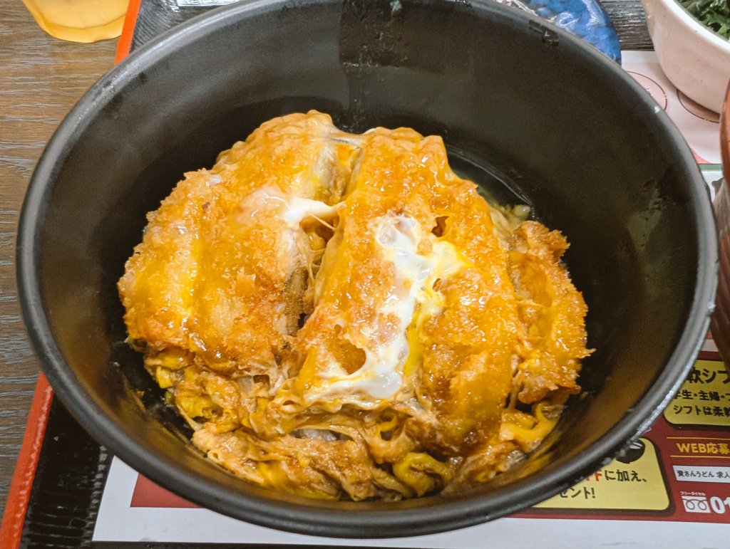 ryota2's tweet photo. サ飯
#資さんうどん #資さんうどん一枝店
資さんの創業店に初訪問
やっぱり違う
出汁が明らかに美味い
甘みとコクが段違いで箸が止まらない
選べるしあわせセット
ミニかしわごぼ天うどん
ミニカツとじ丼
ミニ黒ごまぼた餅 https://t.co/V6mGvDDGFu