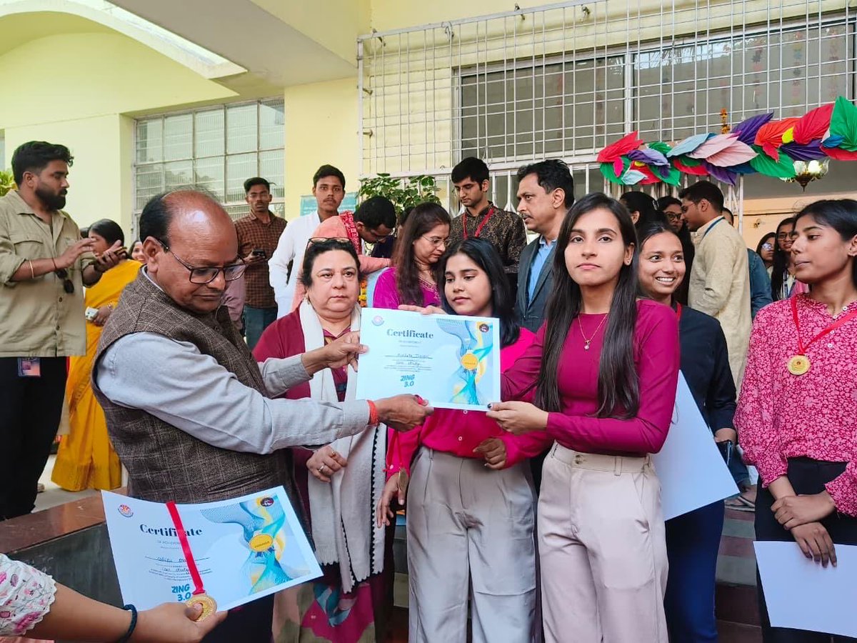 Prize distribution at IMS , by Head &amp;Dean Law Faculty, in management festZING 3.0 ⁦<a href="/dswlkouniv/">Dean Students’ Welfare, UoL</a>⁩ ⁦<a href="/ippr_lkouniv/">IPPR, University of Lucknow</a>⁩ ⁦<a href="/faculty_lucknow/">FACULTY OF LAW, UNIVERSITY OF LUCKNOW</a>⁩