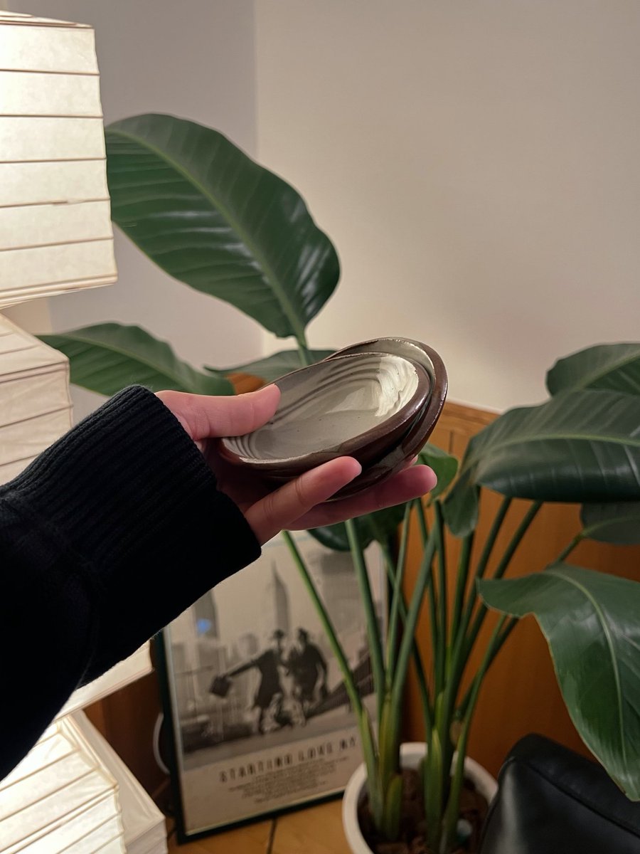 中目黒、
tokyo bike近くで
たまたま見つけた器屋さん。

「どんな料理に合うかな？」って
彼と話しながら選ぶ時間が、
すごく楽しかった🥢

器好きさんには、
たまらない空間かも。

📍MIGRATORY