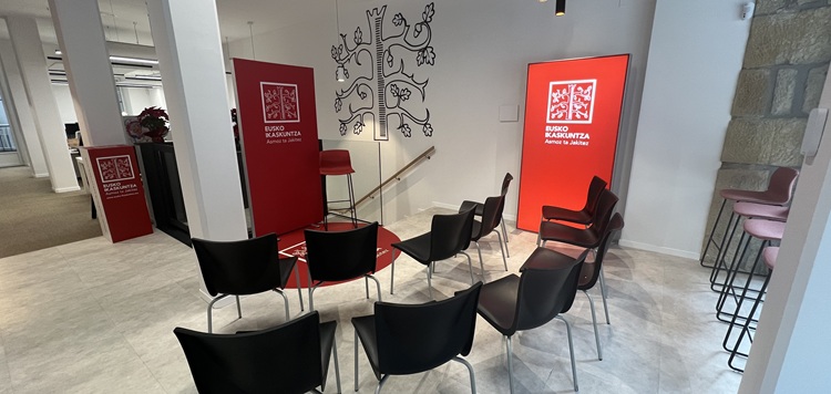 Eusko Ikaskuntza tweet media