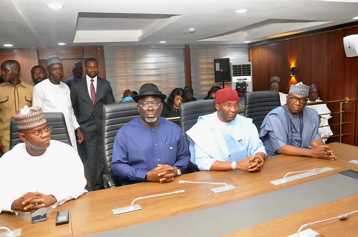 OfficialAPCNg's tweet photo. APC INAUGURATES NATIONAL CAMPAIGN COUNCIL FOR 2026 FCT AREA COUNCILS ELECTION

The National Chairman of the All Progressives Congress (APC), Prof. Nentawe Goshwe Yilwatda, on Friday inaugurated members of the Party’s 137-member National Campaign Council for the forthcoming 2026 Federal Capital Territory (FCT) Area Councils Elections.

The inauguration ceremony held at the APC National Secretariat, Abuja.

Campaign Council Leadership:

• Chairman: H.E. Alh. AbdulRahman AbdulRazaq, CON
Governor of Kwara State & Chairman, Nigeria Governors’ Forum

• Co-Chairman I: H.E. Sen. Hope Uzodinma, CON
Governor of Imo State & Chairman, Progressives Governors’ Forum

• Co-Chairman II: H.E. Hon. Mai Mala Buni
Governor of Yobe State

• Co-Chairman III: H.E. Mohammed Umar Bago
Governor of Niger State

• Secretary: Rt. Hon. Benjamin Okezie Kalu
Deputy Speaker, House of Representatives

• Assistant Secretary: Barr. (Mrs.) Sanasi Kaura Evelyn

The Council is tasked with coordinating and driving the Party’s campaign activities ahead of the FCT Area Councils Elections.