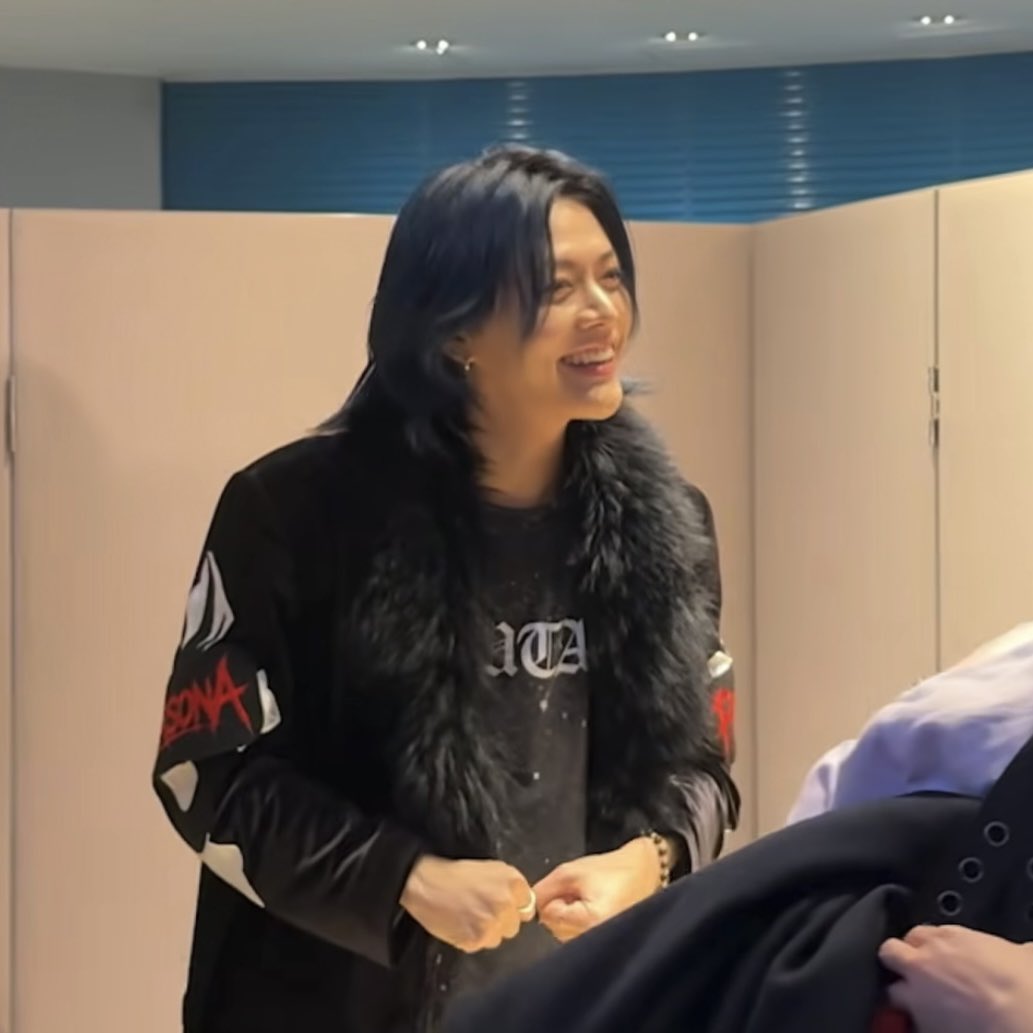 悠太くんのファンを見るお顔が優しすぎるし笑顔ふにゃふにゃで超可愛い😭😭😭😭おててネコちゃんだし😭😭😭😭😭😭😭