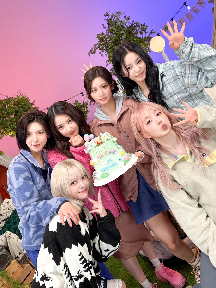 [📸] NMIXX 4th ANNIVERS4RY CAMP LIVE🏕️

🐨🐥🐶🐰🐻‍❄️🐱 —̳͟͞͞🍀
행운의 캠핑장에서 엔써와 함께 4주년 파티

#NMIXX #엔믹스
#NMIXX_4th_ANNIVERS4RY