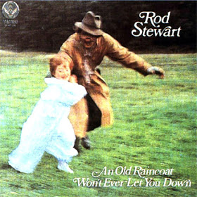 #Efemérides #LaCueva 13 de febrero de 1970. Se publica en Reino Unido el álbum debut de Rod Stewart ''An Old Raincoat Won't Ever Let You Down''. Alcanzó el puesto 139 del Billboard 200. Incluye el cove de The Rolling Stones «Street Fighting Man»

#RodStewart #rock #music #musica