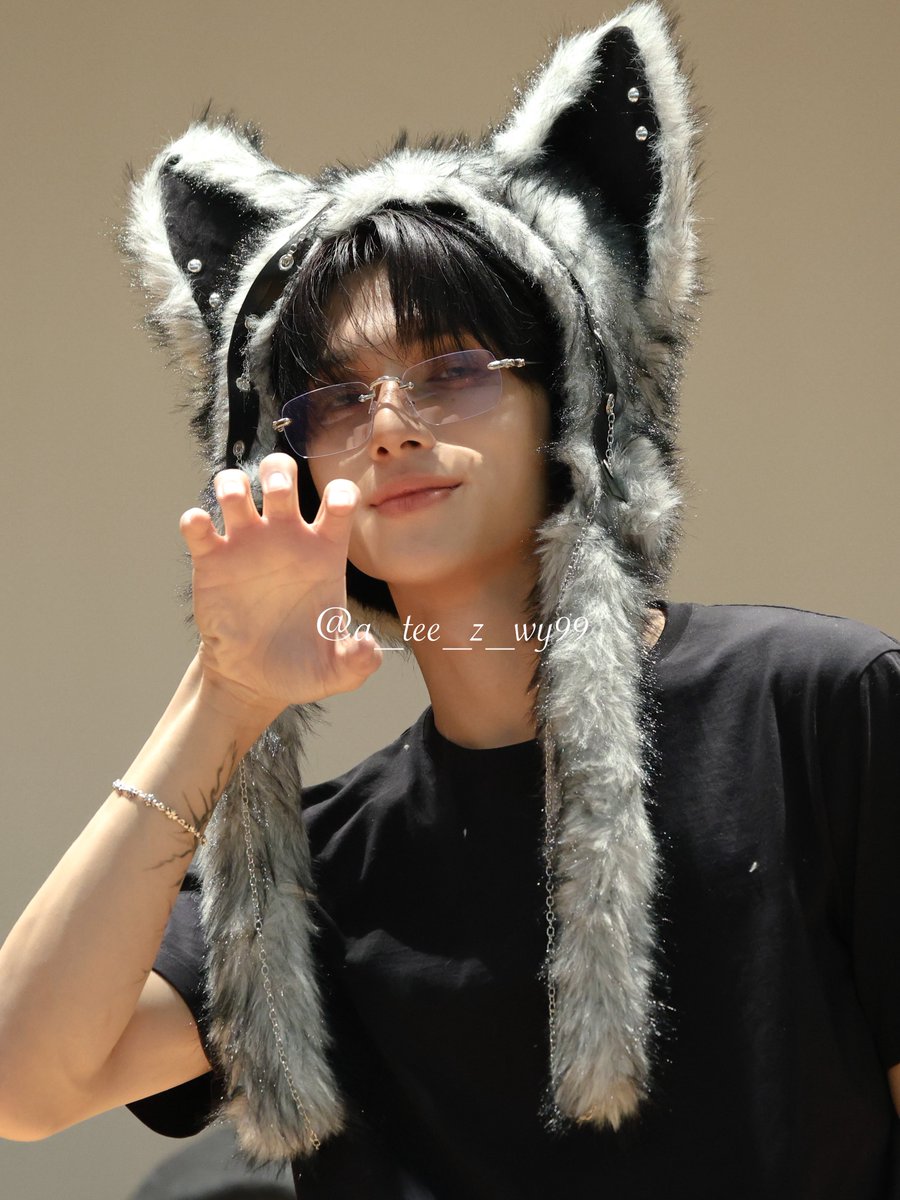 a_tee_z_wy99's tweet image. 260213 soundwave 사운드웨이브 대면

🕶🐈‍⬛♡

#ATEEZ #에이티즈 #WOOYOUNG #ウヨン #우영