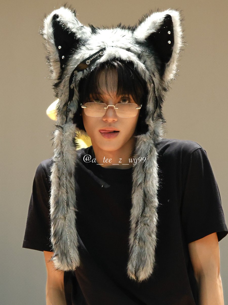 a_tee_z_wy99's tweet image. 260213 soundwave 사운드웨이브 대면

🕶🐈‍⬛♡

#ATEEZ #에이티즈 #WOOYOUNG #ウヨン #우영