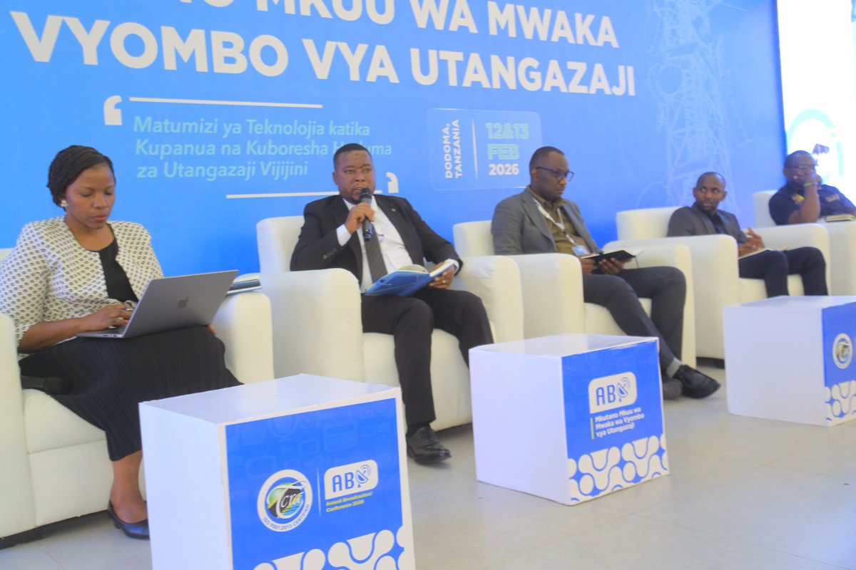 ithibati's tweet photo. Kaimu Mkurugenzi Mkuu wa Bodi ya Ithibati ya Waandishi wa Habari (JAB), Wakili Patrick Kipangula, akijibu hoja mbalimbali za wadau wa habari wakati wa majadiliano baada ya kuwasilisha mada kuhusu umuhimu wa ithibati kwa waandishi na watangazaji wa habari nchini. https://t.co/xpKZD7xSjK