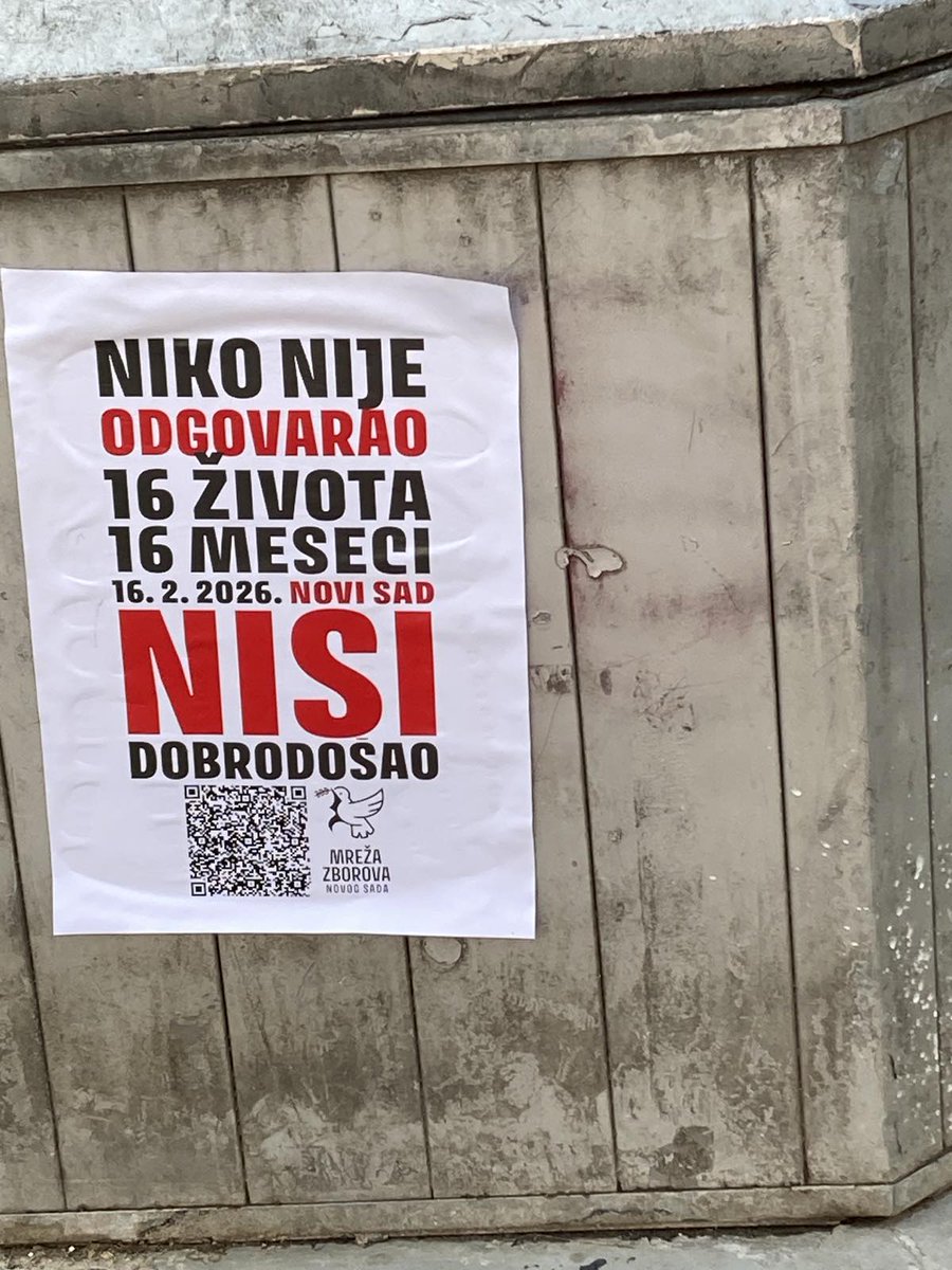 Naš odvažni, neustrašivi preCednik hrabro dolazi u Novi Sad 16. februara. 
Mi Novosađani ga nestrpljivo iščekujemo da ga pozdravimo i poželimo mu da nastavi da junački brani Srbiju.
Ali u naša srca se uvukla zebnja, jer neki zli ljudi lepe ove plakate po gradu.

Sram ih bilo...