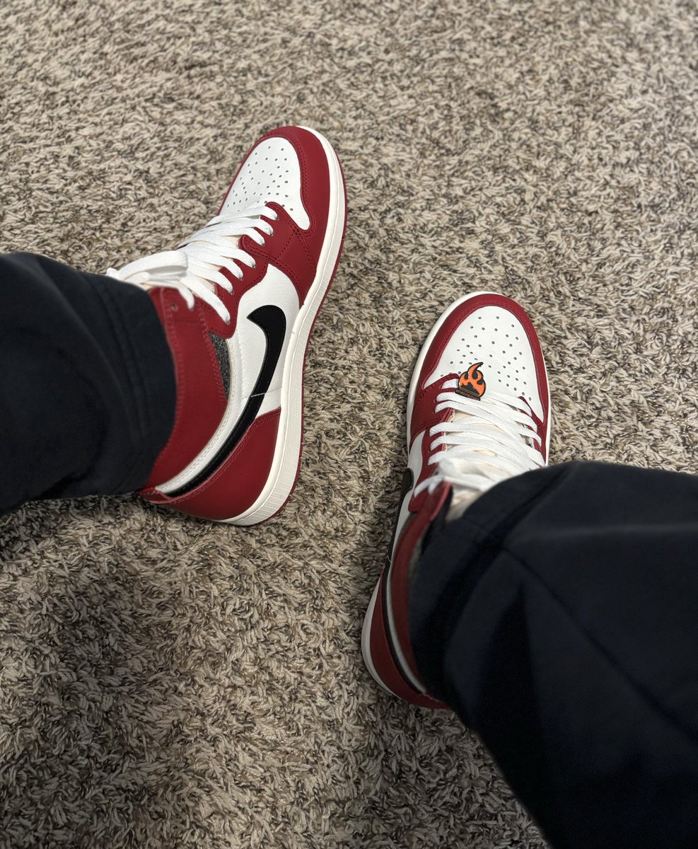 Moonman989's tweet image. #kotd #yoursneakersaredope #firefridays #BHMKOTD5 @Jumpman23 Day 13 - Star Quality. Wear your best! Happy Friday! Have a great day, be kind and be safe!! ✌🏻❤️🖤