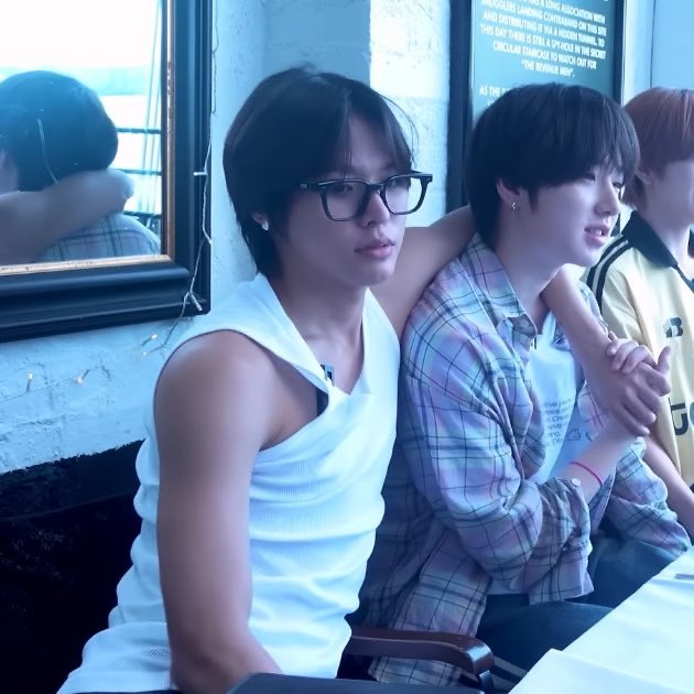 암만봐도 맄샄 피지컬합이 ㅇㅅ 내에서 제일 야한 것 같다