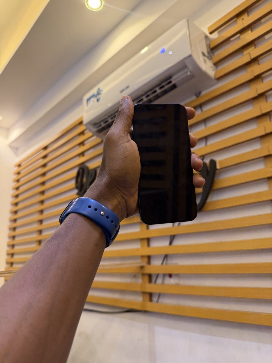 iPhone 12 
128GB
Factory unlocked 
BH88

¢2,000

Pick up or Delivery 📦 Available 🛍️🛍️

WhatsApp/Call: 0247996306

Please Retweet❤️🛍️