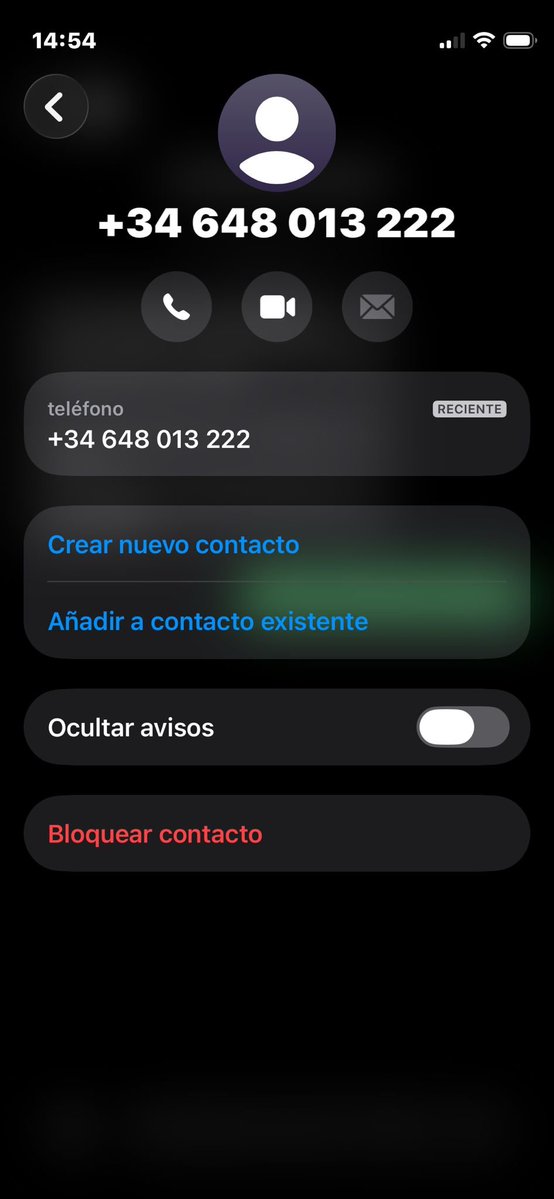 Aquí tenéis a un espécimen evolucionado. Este "individuo" (si se le puede llamar así) se dignó a llamar a mi madre (una señora que no entiende de tecnología) para robarle la cuenta de whatsapp. Intenta hacerme lo mismo, y se da cuenta que tiene menos iq que un árbol+