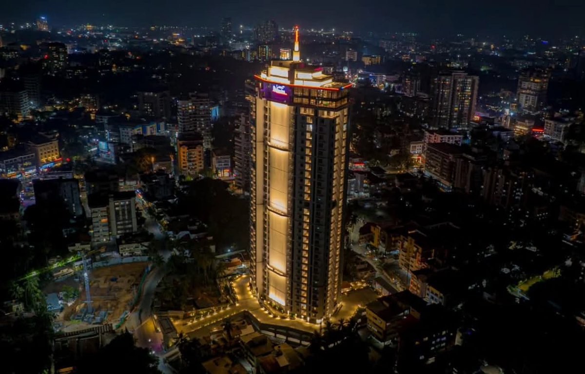 🌟 MANGALORE's Golden Glow 🌟 
🗼Altura by Land Trades

🚢 #Mangalore once a quiet port town...
🚀 Now a booming Tier-2 power hub 💪

🌆 A #Skyscrapers hub among Tier-2 cities in India 🏗️

Next-Gen City of India 🇮🇳

#MangaloreRising #Tier2TechHub #Karnataka #MakeInIndia