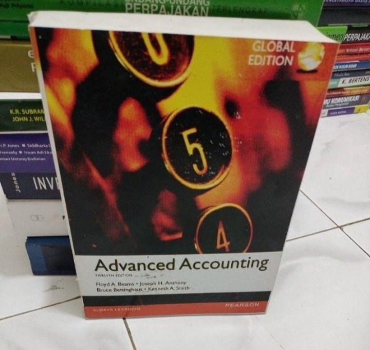 nvaila_'s tweet photo. hallo ada yang preloved buku" akuntansi perpajakan dibawah ini ngga ya?? https://t.co/kRC287k7Gx